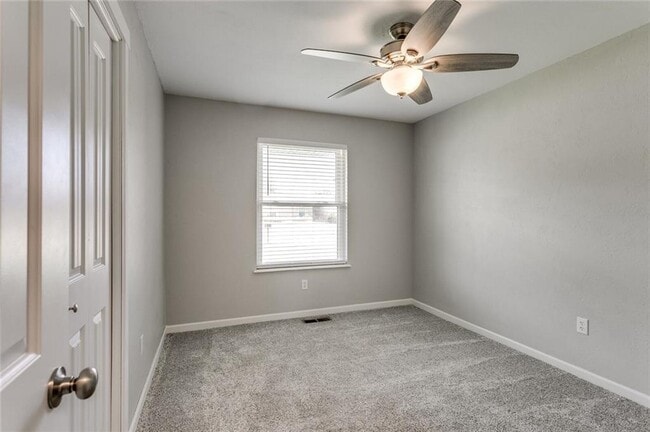 Building Photo - 1022 Garden Grove