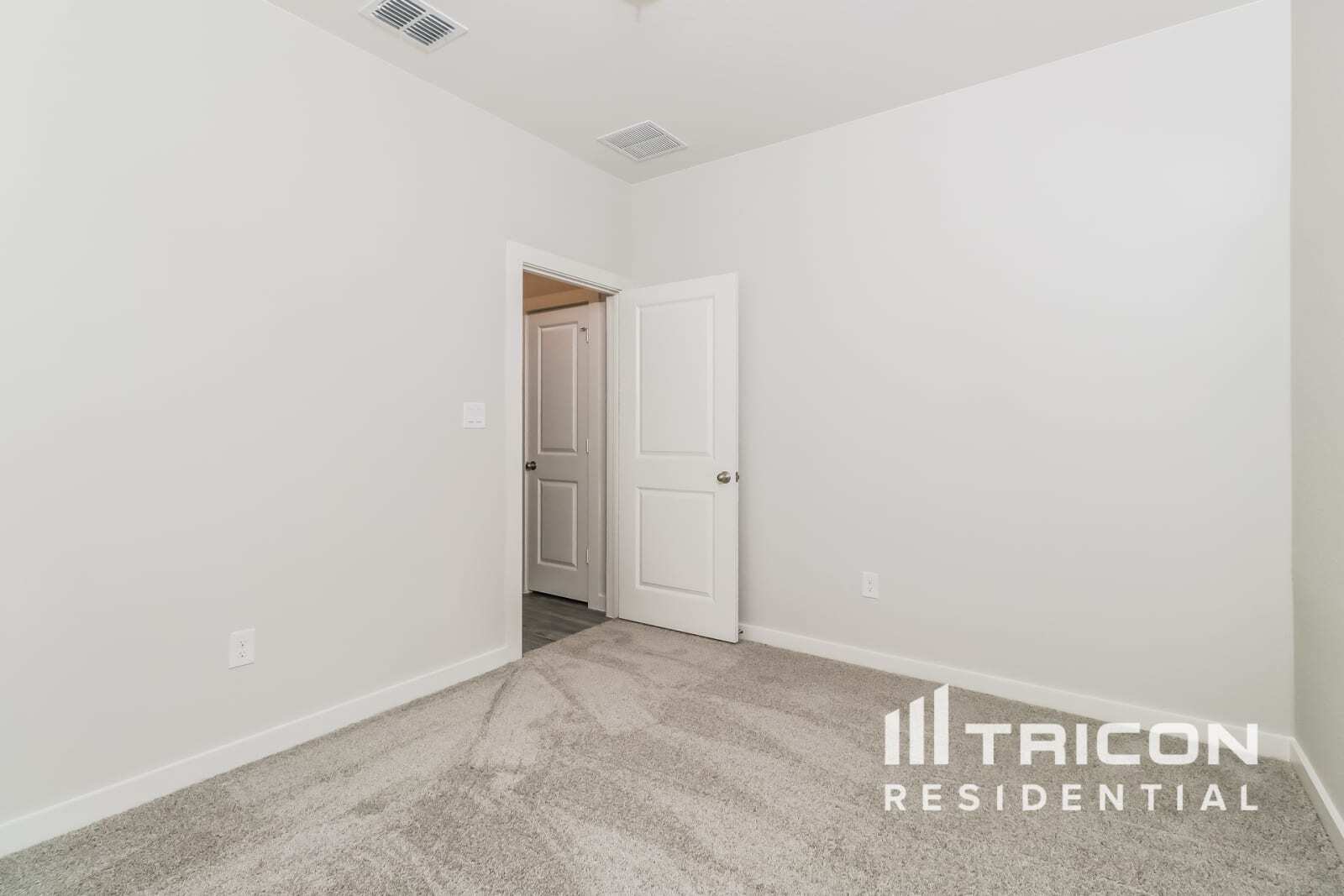 Building Photo - 628 Lindheimer Ln