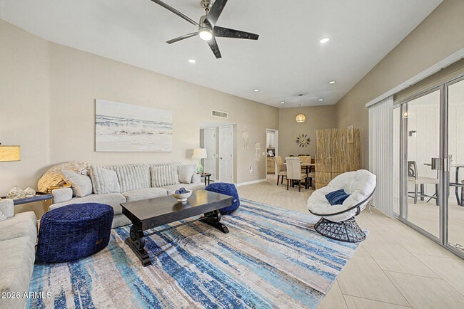 Building Photo - 10454 W Palmeras Dr