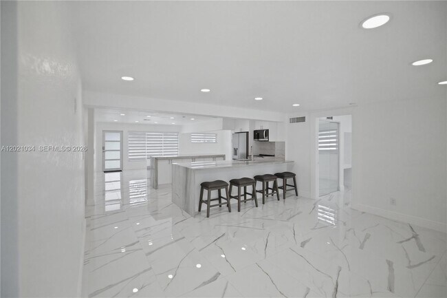 Building Photo - 7051 SW 29th St