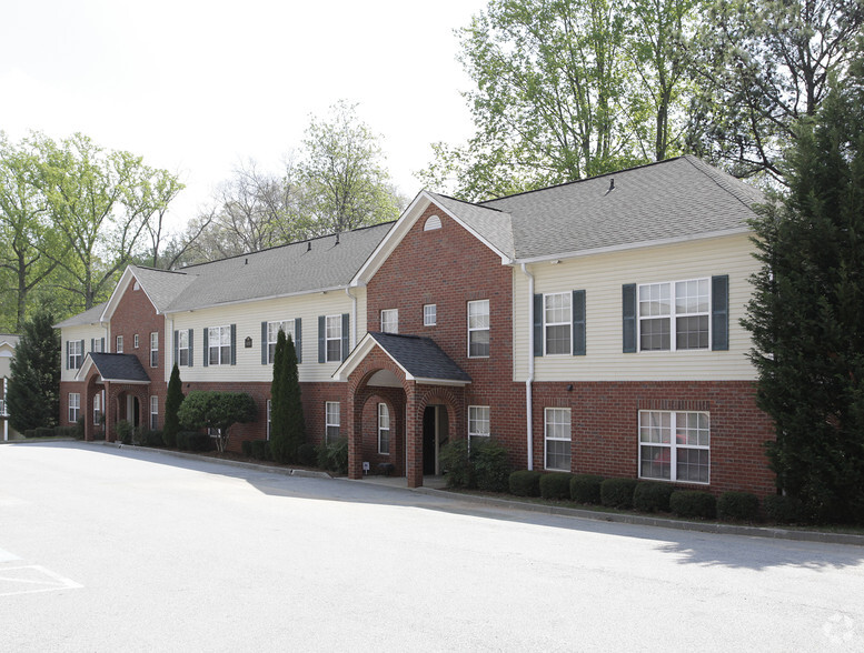 Primary Photo - Heritage Greene Apartments