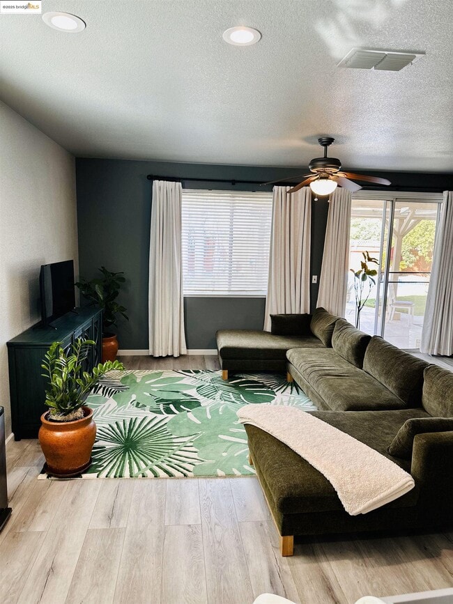 Building Photo - 4519 Twin Creeks Ct