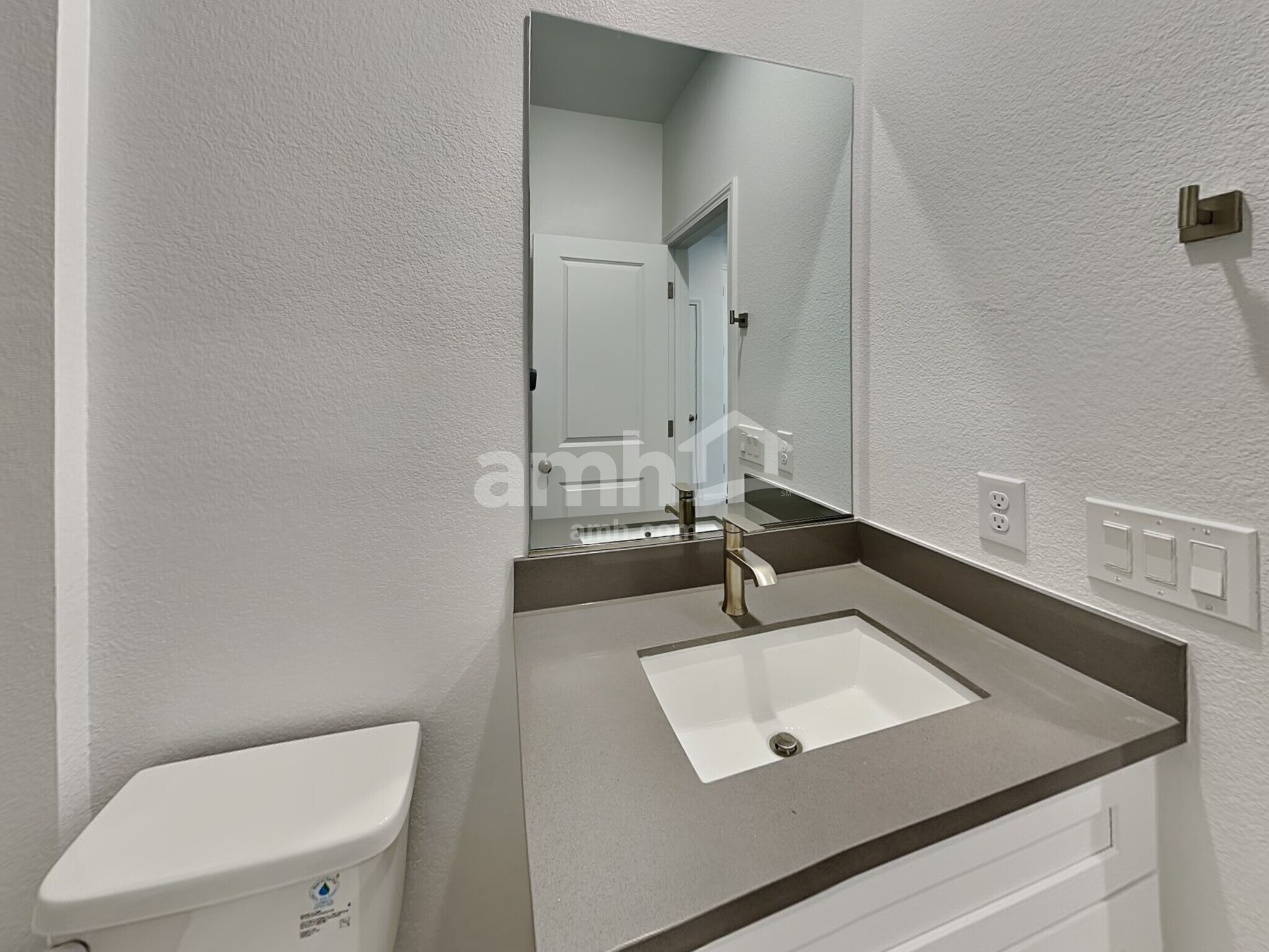 Building Photo - 10132 W Oleta Ave