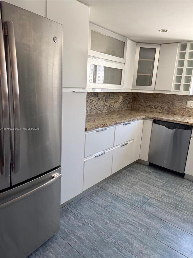 Building Photo - 1500 S Ocean Dr