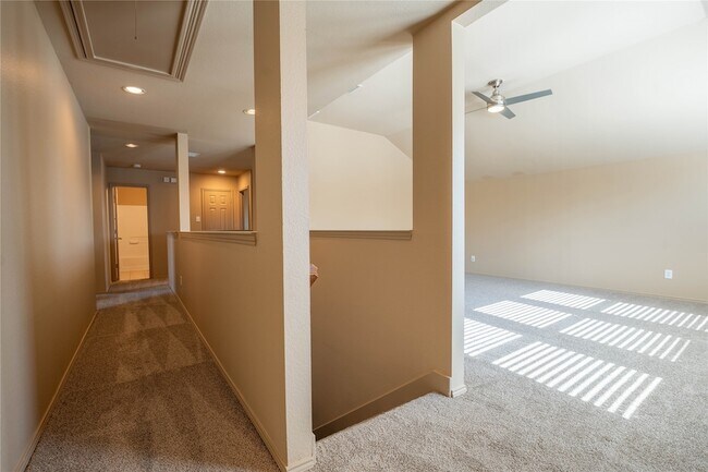 Building Photo - 5765 Sapphire Pool Trail