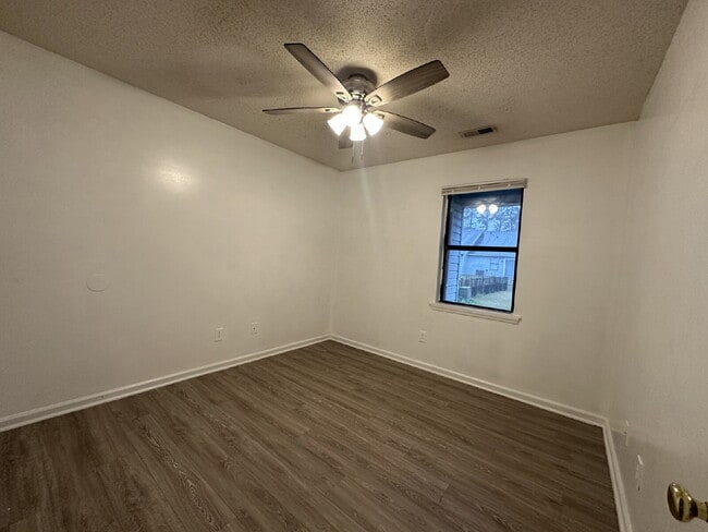 Building Photo - 147 Marlene Dr