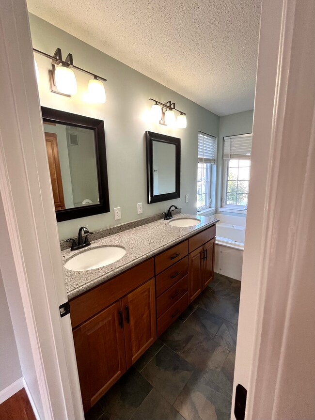 Building Photo - 17093 Isleton Ave