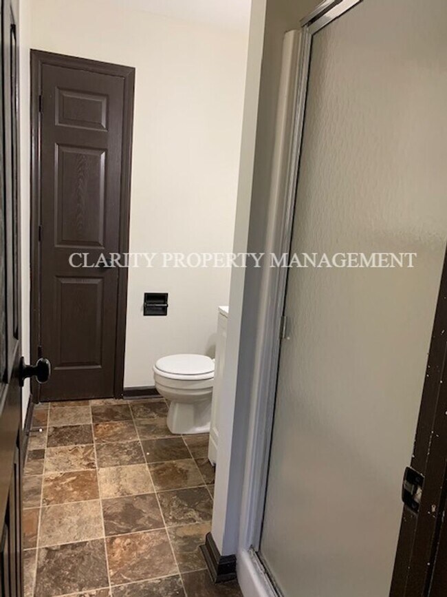 Building Photo - 2218 Cloverleaf Cir SE