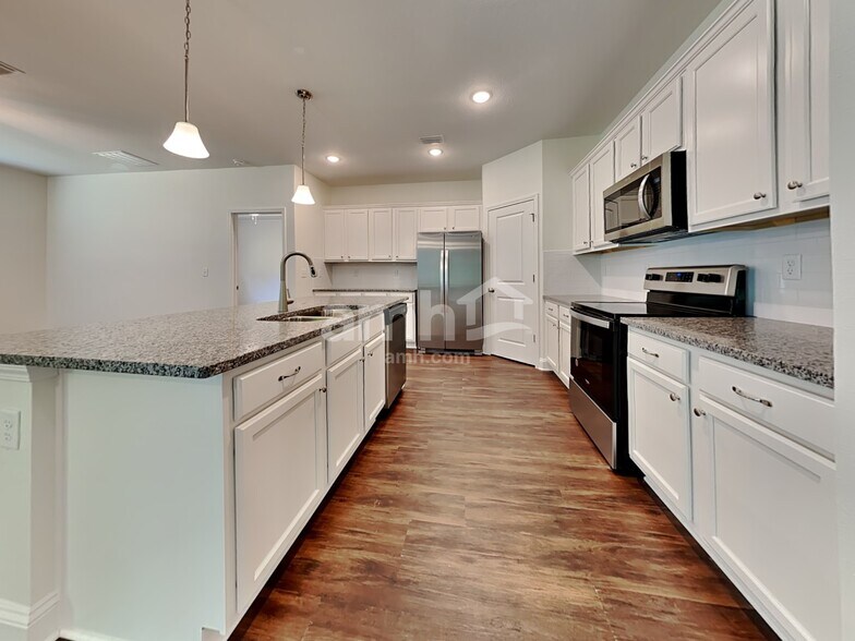 Building Photo - 267 Banyan Frst Dr