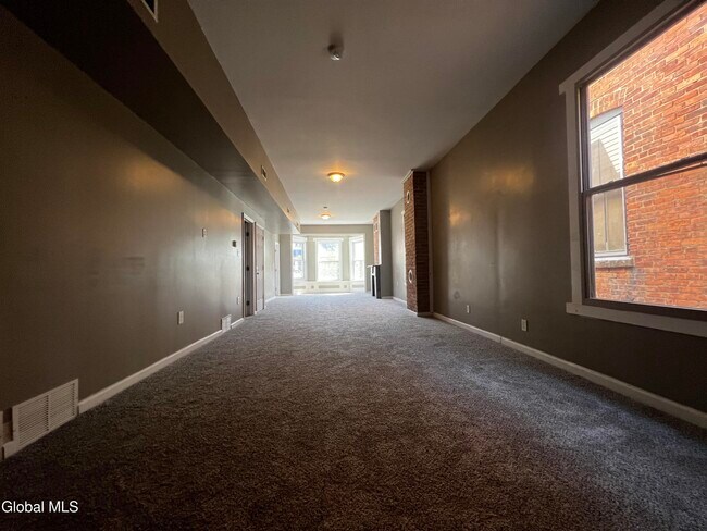 Building Photo - 57 5th Ave