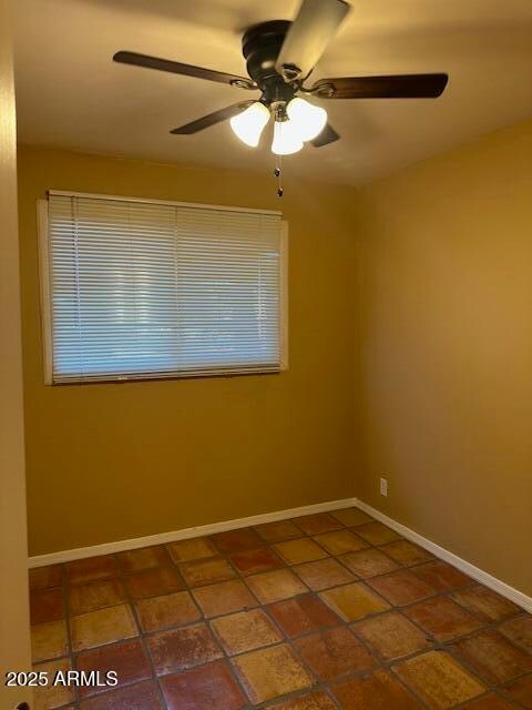 Building Photo - 1025 W 12th Pl