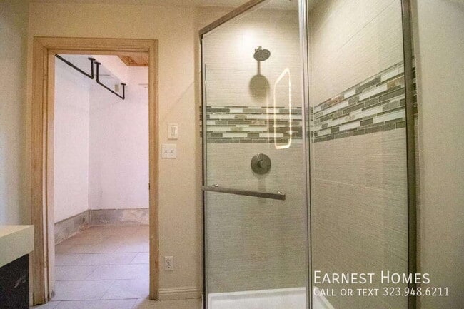 Building Photo - 11619 Lerdo Ave