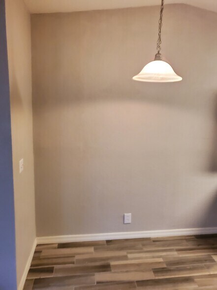 Building Photo - 826 Hardy Springs Cir