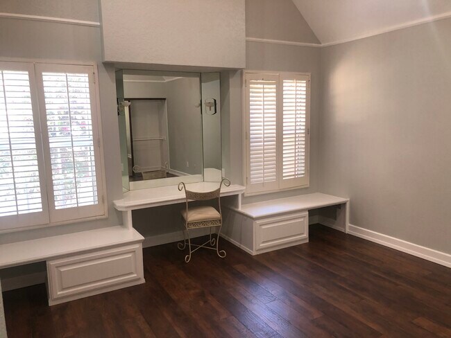 Built in vanity and drawers in master - 20950 Oxnard St