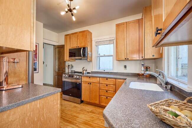Building Photo - 4BR SW Minneapolis Rental w/EnSuite + Walk to Lake Harriet + April 1 Move-In + Pet Friendly