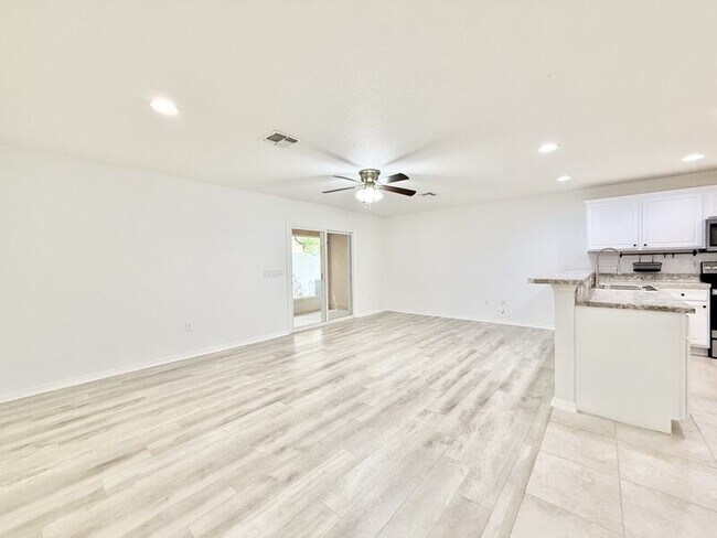 Building Photo - 7211 Merlot Sienna Ave