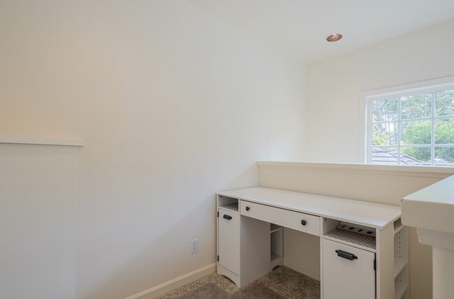 Building Photo - 4055 Sunset Ln