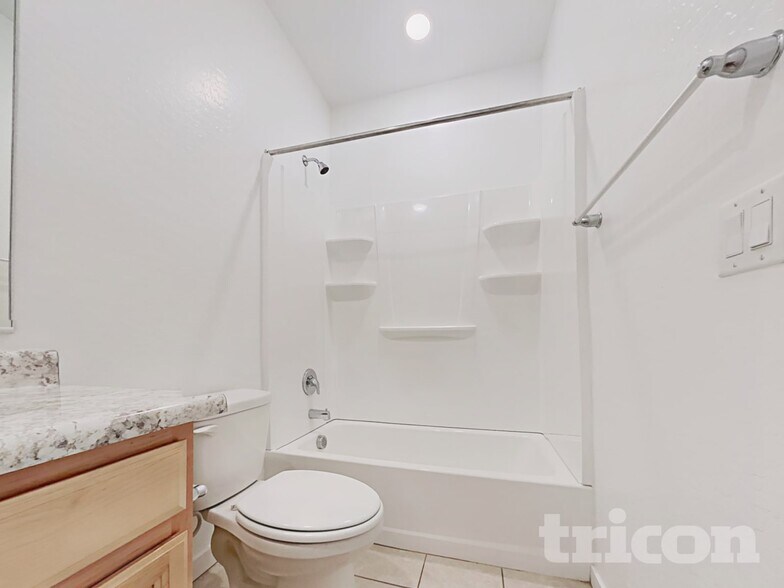 Building Photo - 19781 N Lauren Rd