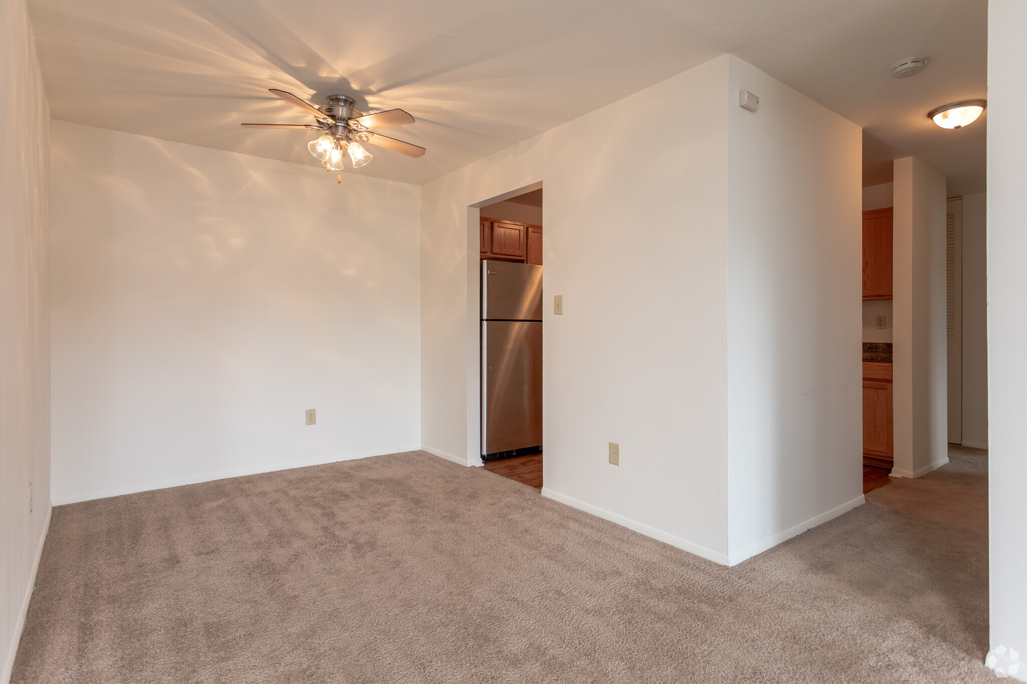 2BR, 1.5BA - Mission Hills