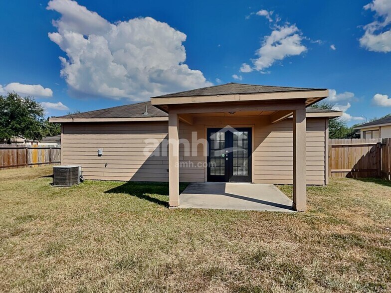 Building Photo - 28829 Sulphur River Ct