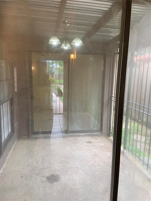 Building Photo - 5613 Hollow Pines Dr
