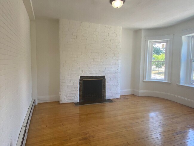 Building Photo - 1322 Commonwealth Ave