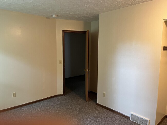 Building Photo - 438 Spartan Ave