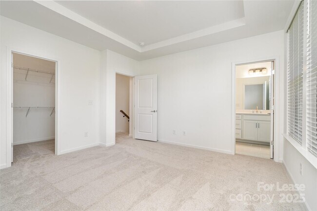 Building Photo - 5015 Westmead Ln