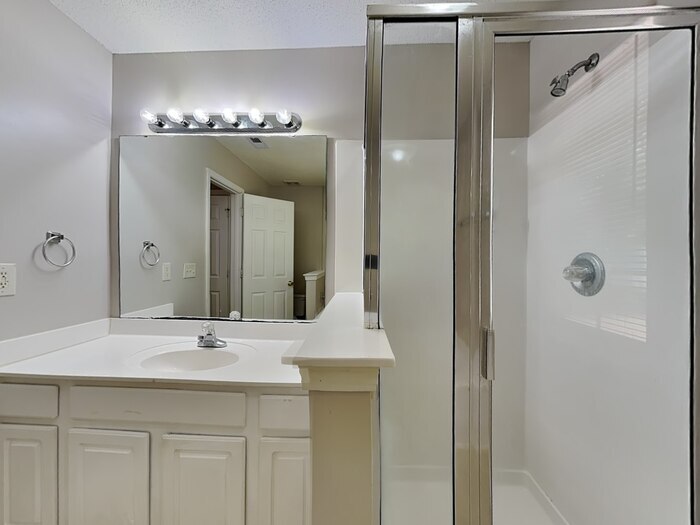 Building Photo - 4710 Biesterfield Dr