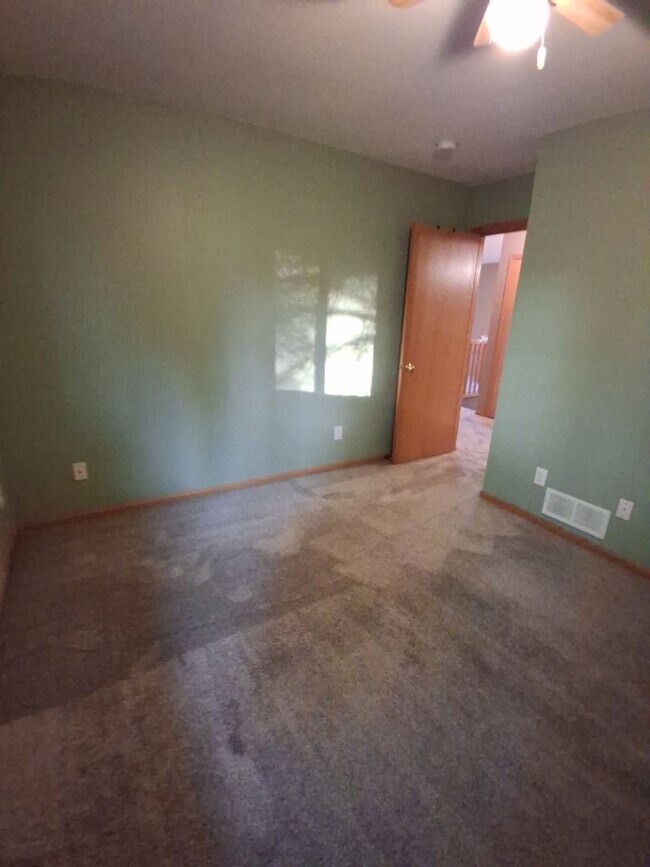 Building Photo - Beautiful 4 Bedroom House in Prescott, WI!...