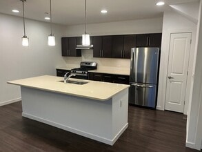 Building Photo - Maple Ridge - Building B