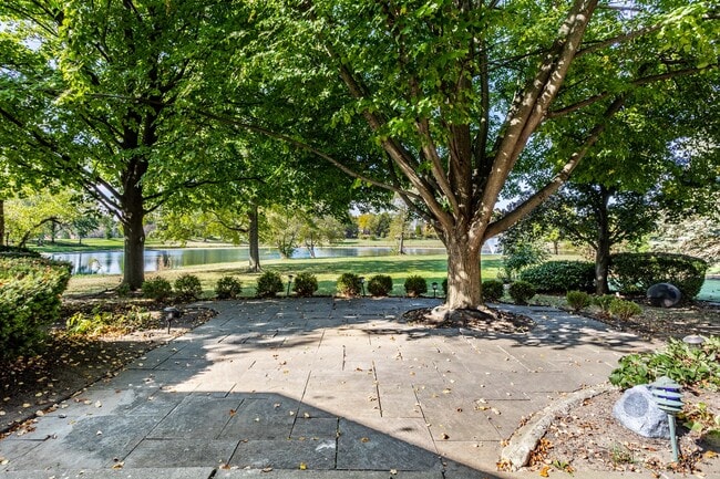 Building Photo - 9628 Summerlakes Dr