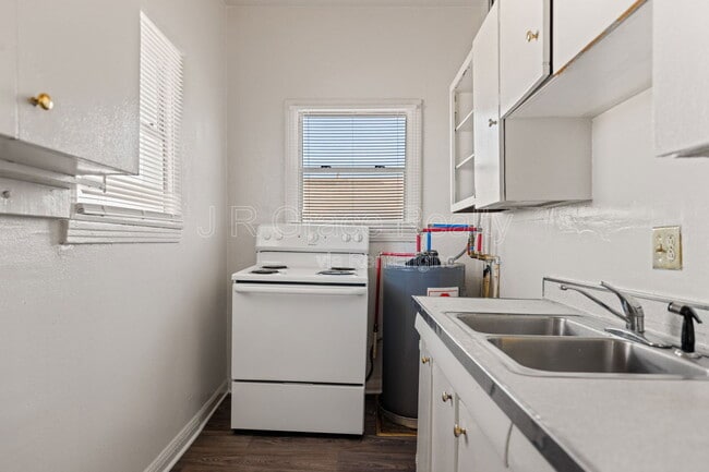 Building Photo - 2803 Bellmead Dr