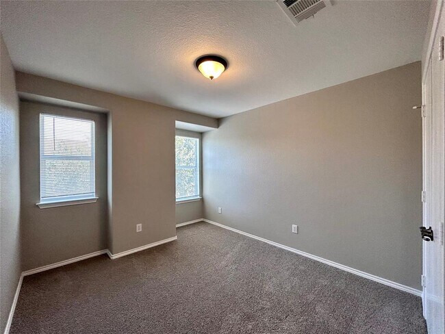 Building Photo - 8916 Ipswich Bay Dr