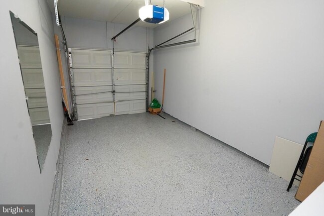 Building Photo - 5636 Gwynndale Ave