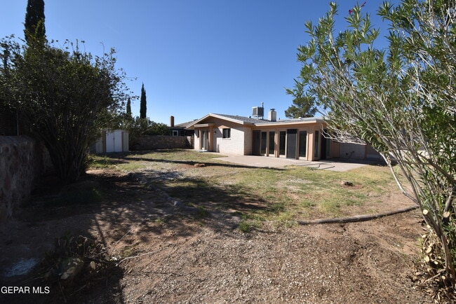 Building Photo - 1624 Vista Real Dr