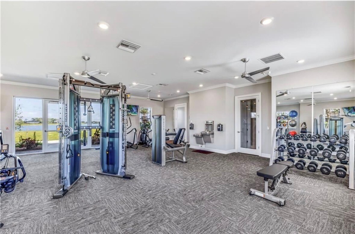 Building Photo - 435 Spring Hill Lake Loop