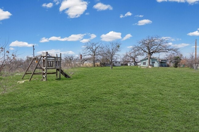 Building Photo - 1418 Kingshill Dr