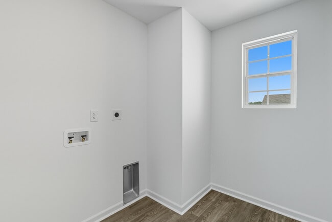 Building Photo - Viking Cove