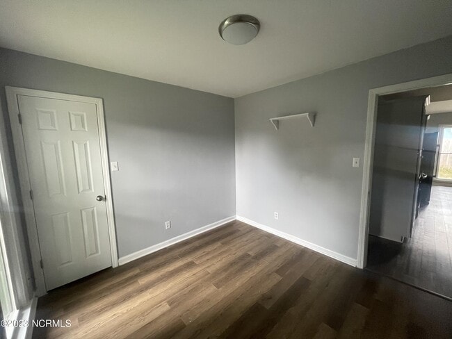 Building Photo - 3337 Redfox Rd