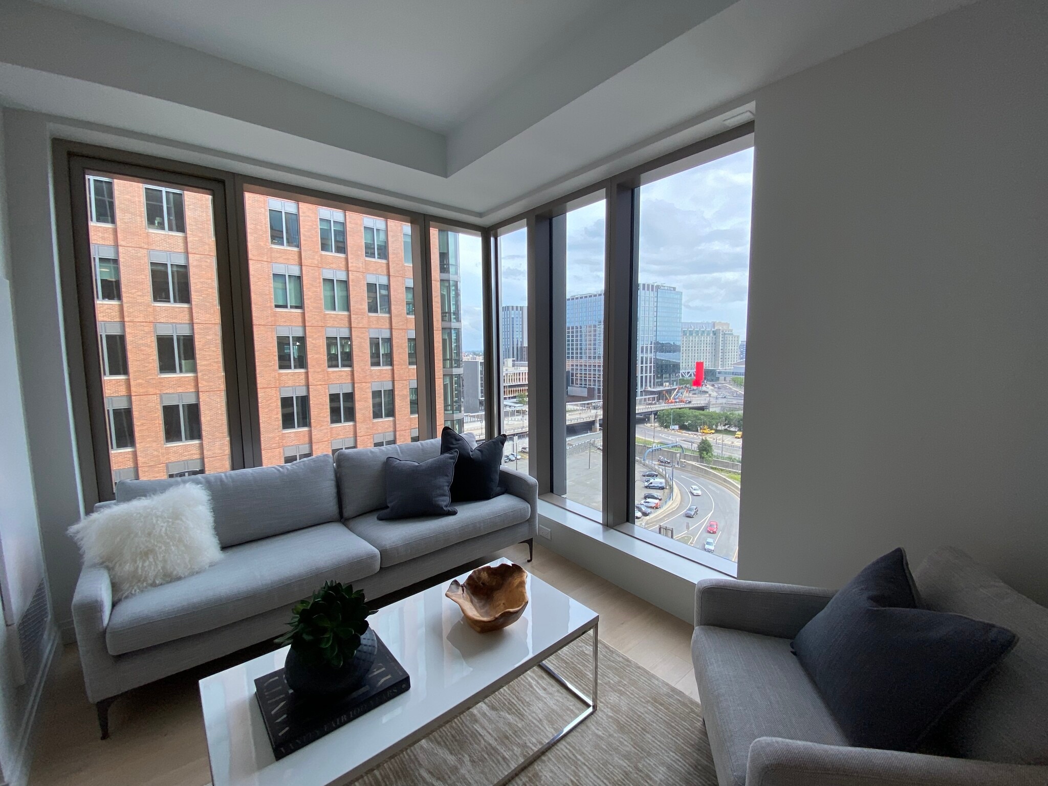 Living room - 135 Seaport Blvd