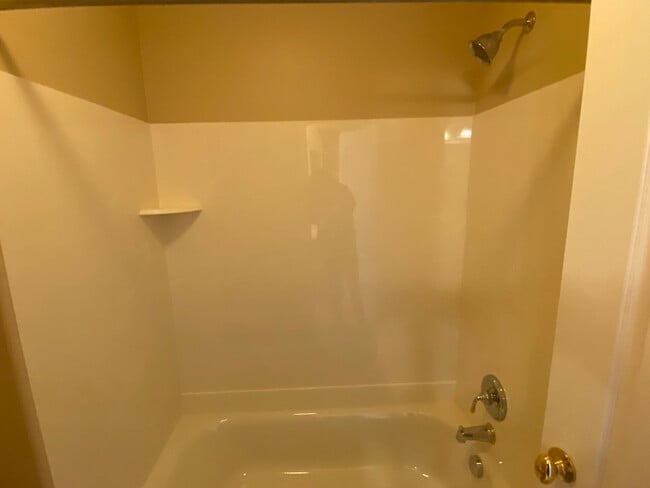 Building Photo - Half Price 1st Month! Beautiful 4 Bedroom 3.5 Bathroom Town Home In Logan