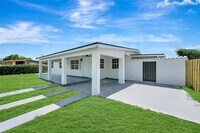 Building Photo - 4040 SW 108th Ave