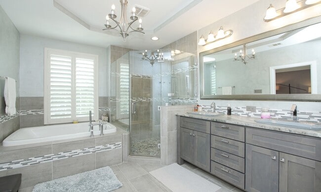 Building Photo - 15 E Breezy Way