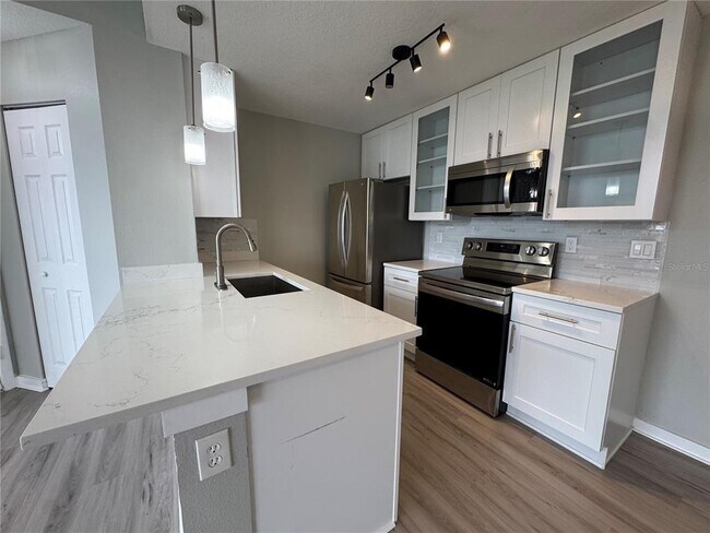 Building Photo - 2569 Grassy Point Dr