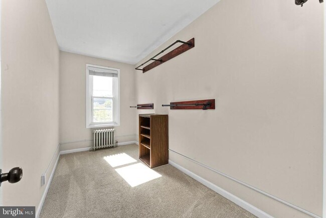Building Photo - 345 Hall St