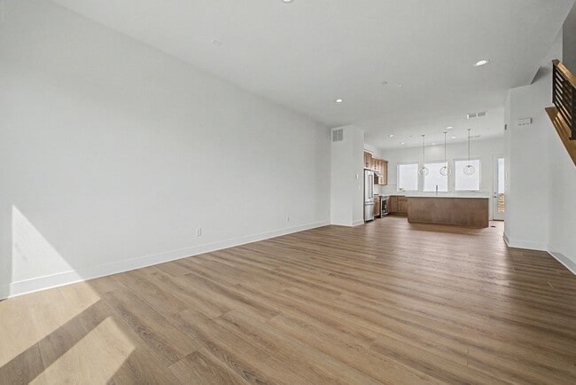 Building Photo - 689 Saddle Dr