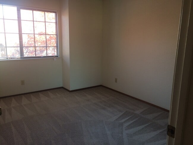 Building Photo - 22 Wexford Pl