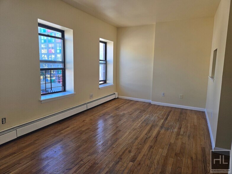 Building Photo - 1080 Dekalb Ave