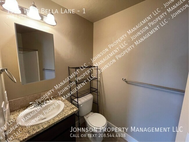 Building Photo - 1925 W Bella Ln